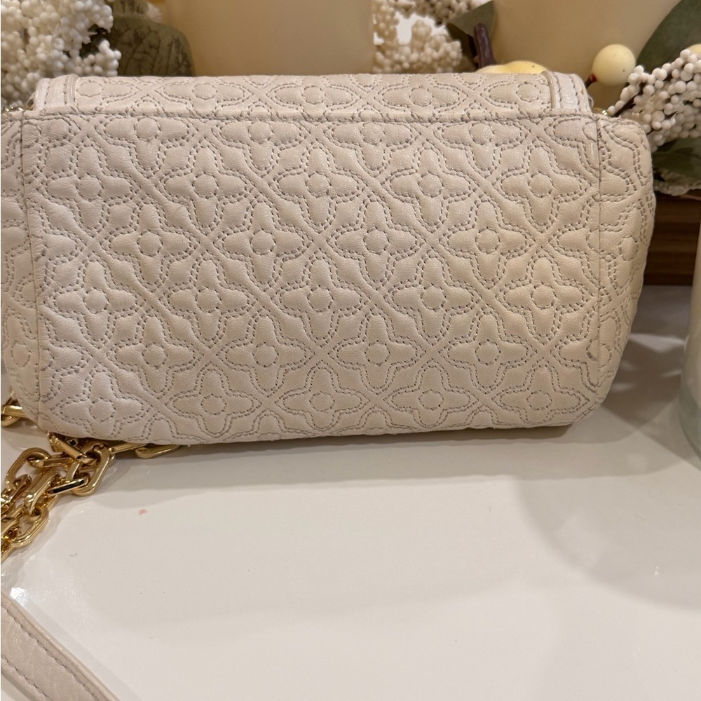 Tory Burch Beige Quilted Clutch with Gold Chain - Picture 2 of 6